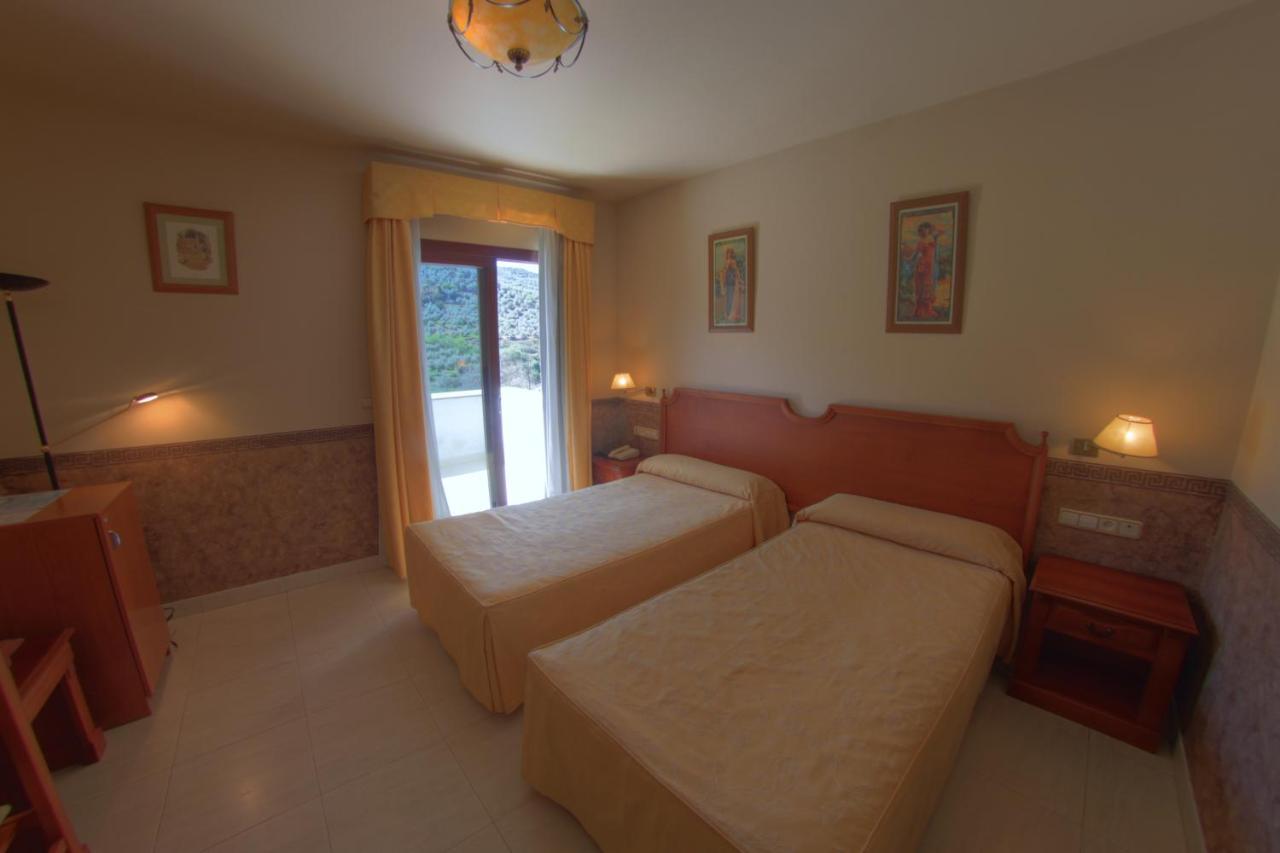Beas de Segura Hotel Avenida מראה חיצוני תמונה