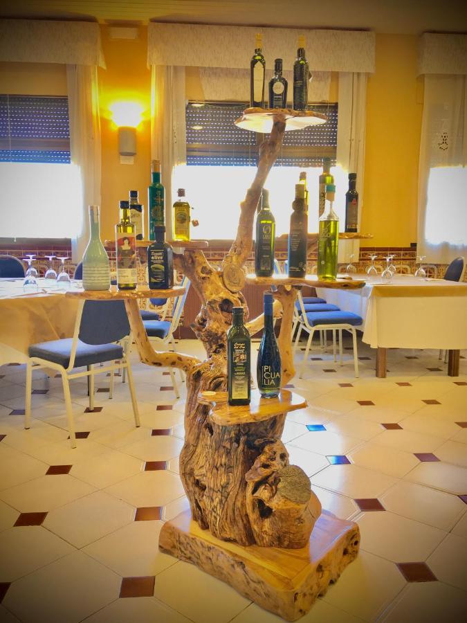 Beas de Segura Hotel Avenida מראה חיצוני תמונה