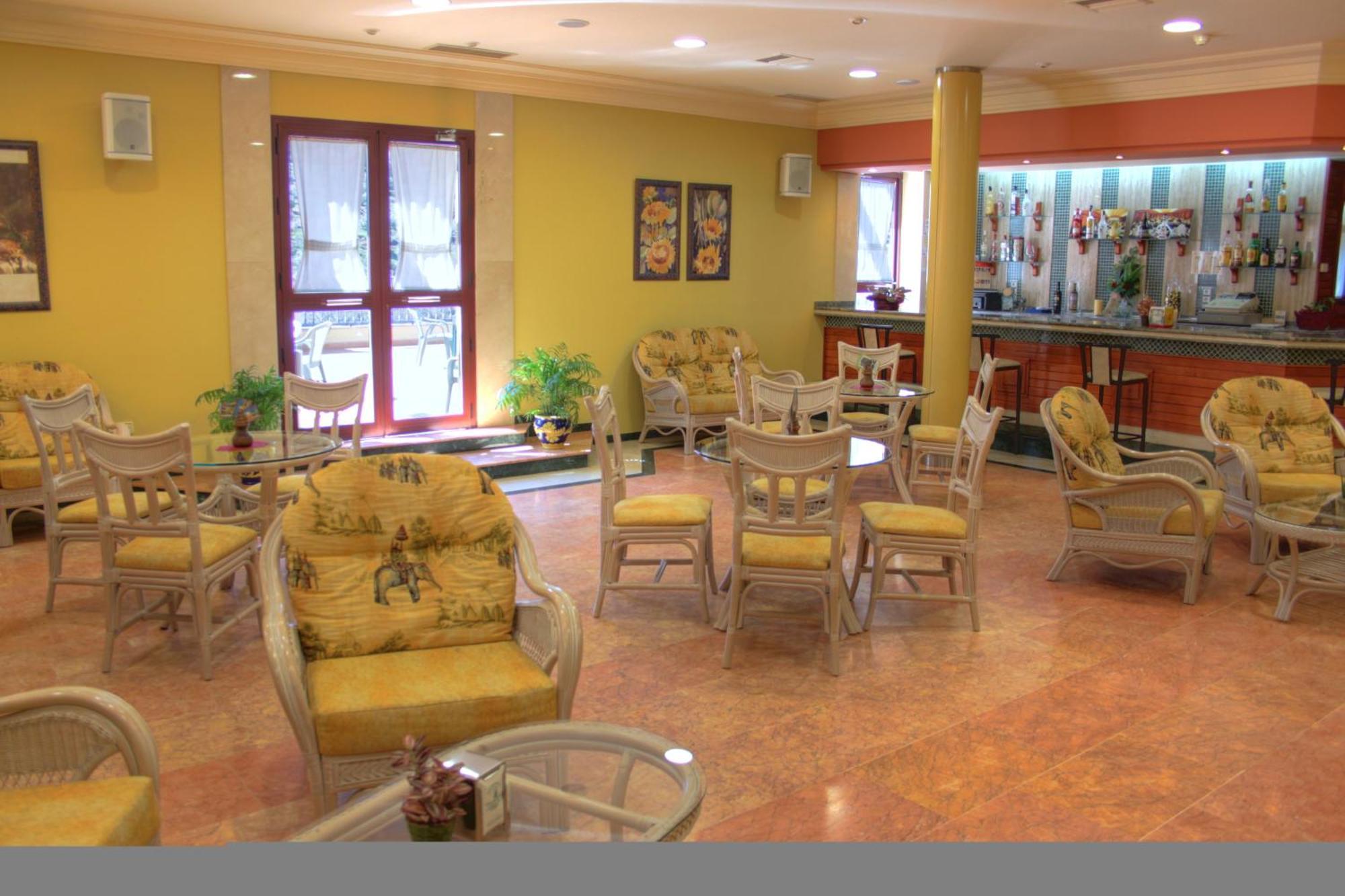 Beas de Segura Hotel Avenida מראה חיצוני תמונה