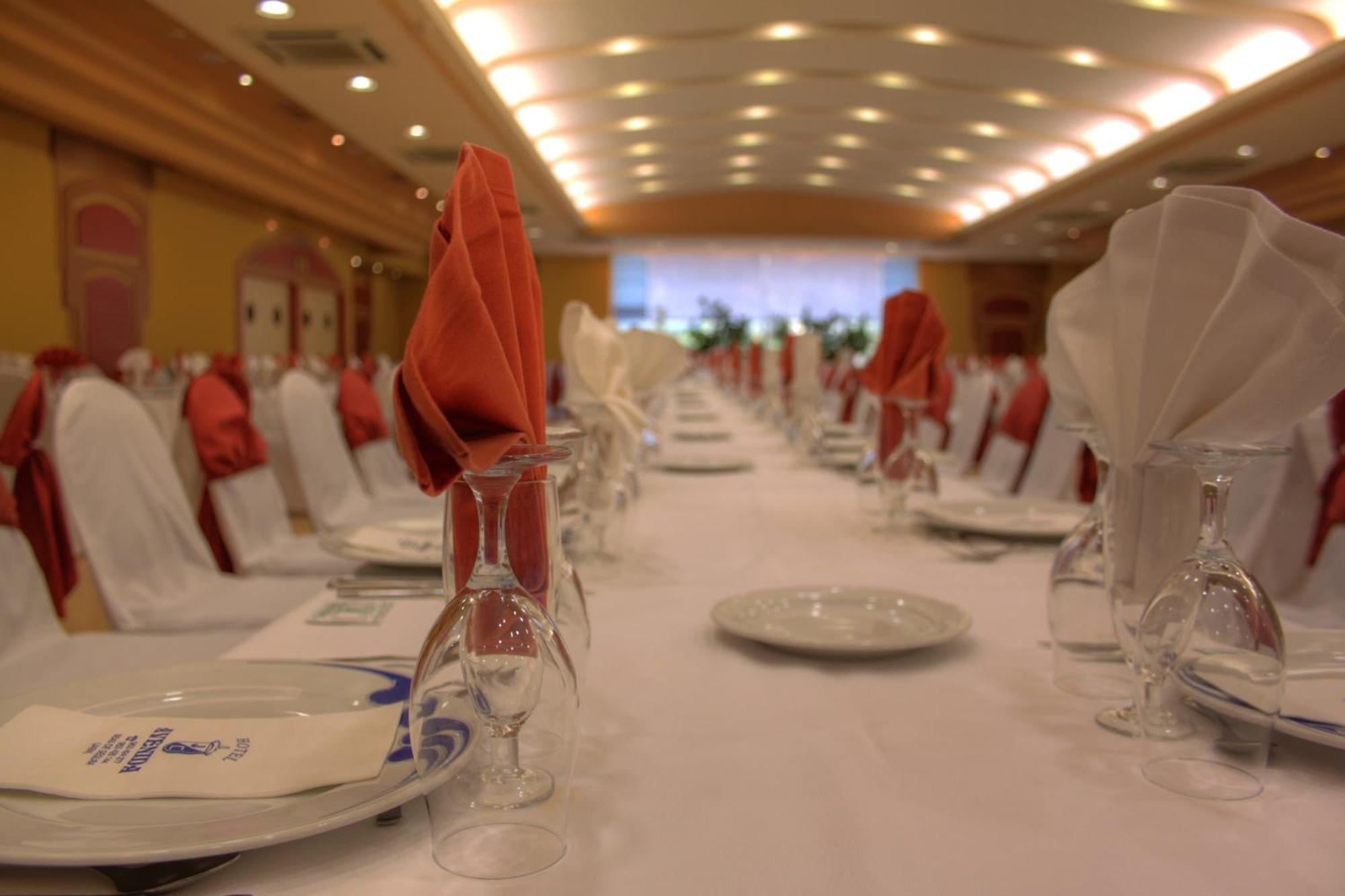 Beas de Segura Hotel Avenida מראה חיצוני תמונה