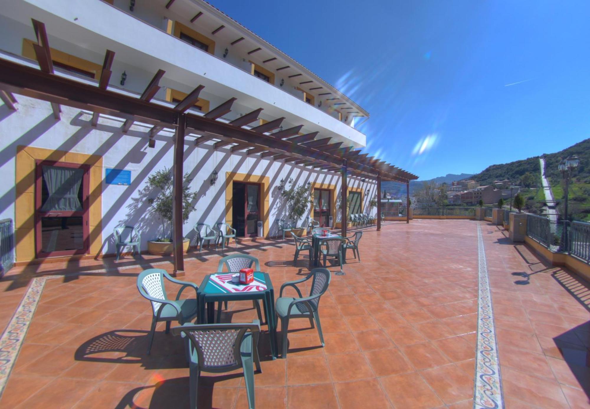 Beas de Segura Hotel Avenida מראה חיצוני תמונה